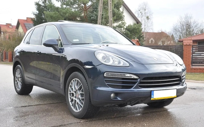 Porsche Cayenne cena 80000 przebieg: 230000, rok produkcji 2013 z Sochaczew małe 106